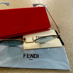 FENDI Sunglasses Small Cat Eye lenses in Baby Blue